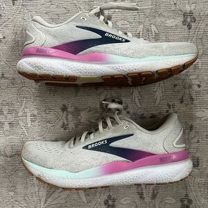 Brooks Ghost 16 Women’s Size 10.5